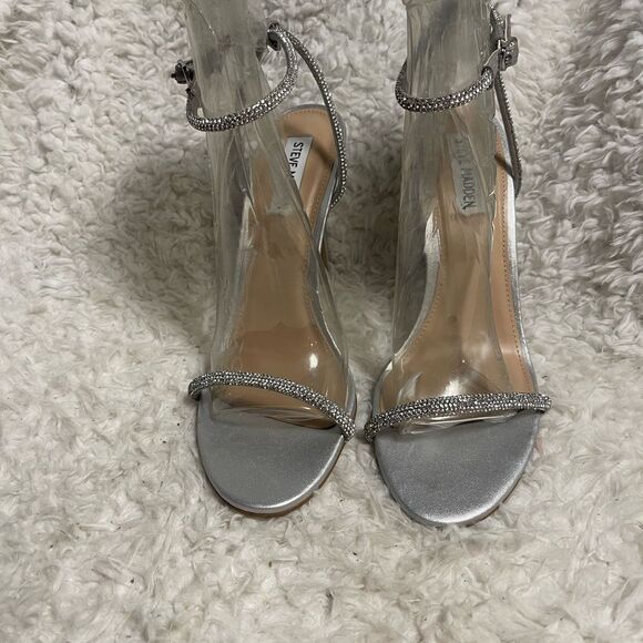 Steve Madden Metallic rhinestone Silver Ankle Strap Heels SZ10M - Picture 3 of 9